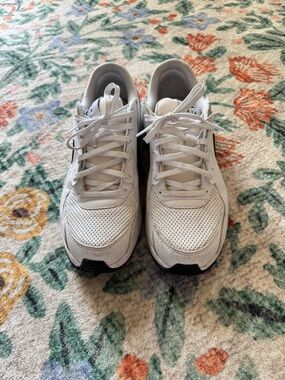 Women’s Nike AirMax Sneakers size 8
